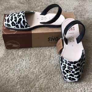 Pons Brand New with Box